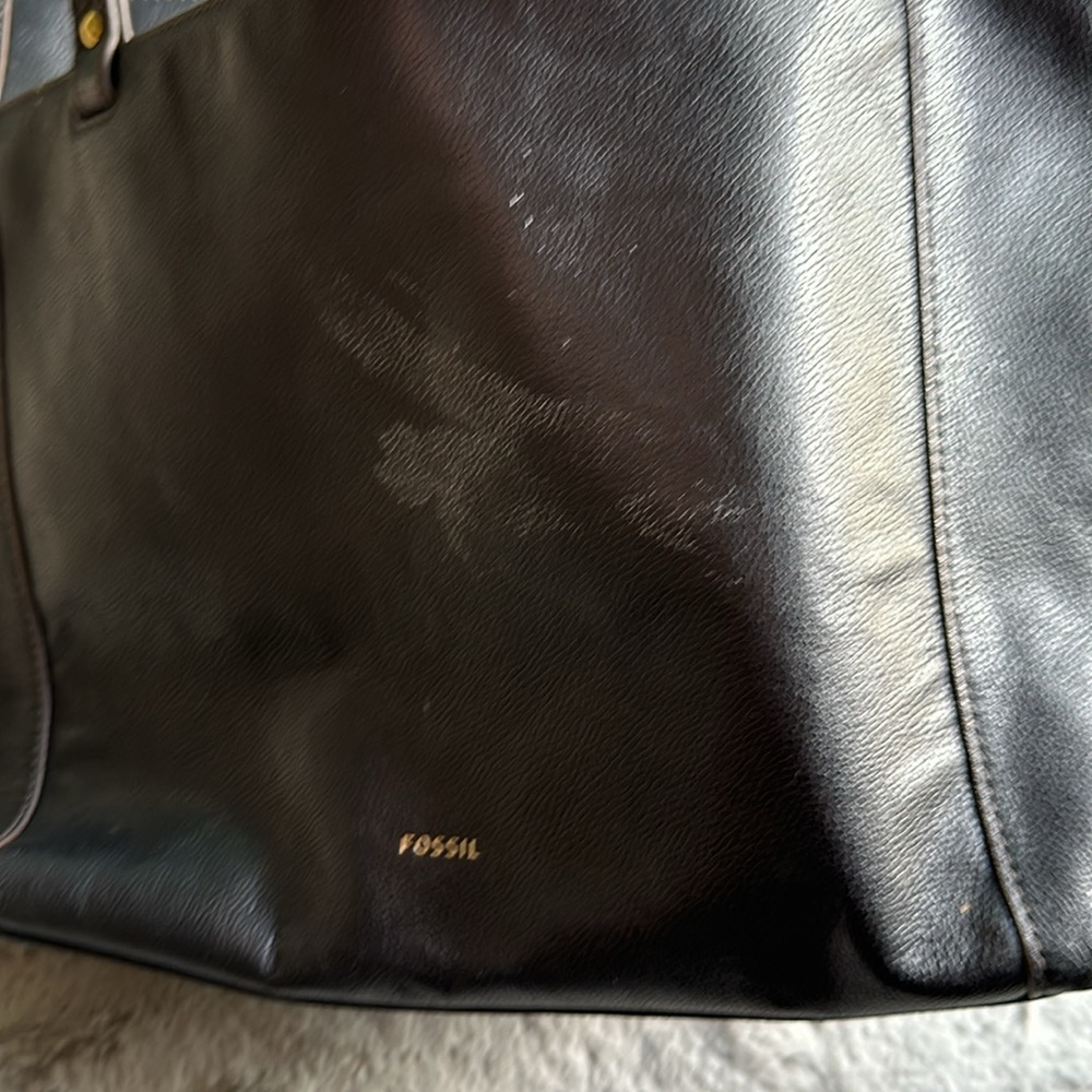 Pair of Fossil Purses - a sea-foam green Crossbody and a black over the shoulder - Picture 9 of 16